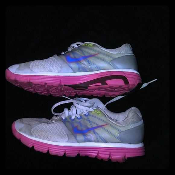 Nike sneakers - Picture 1 of 2